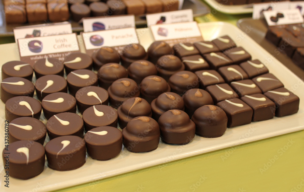 bombones de chocolate y cacao bombones de chocolate y cacao