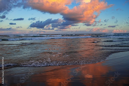 beach sunset © Thiago