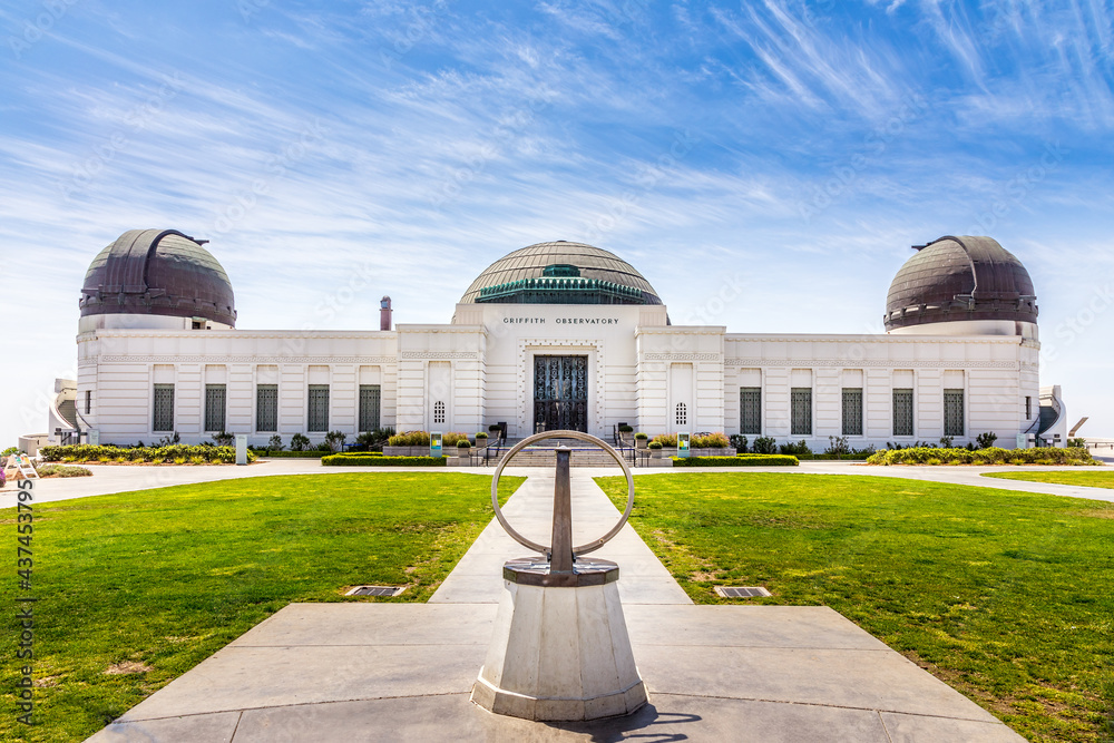 Wall Mural The Griffith Observatory in Los Angeles on Mount Hollywood