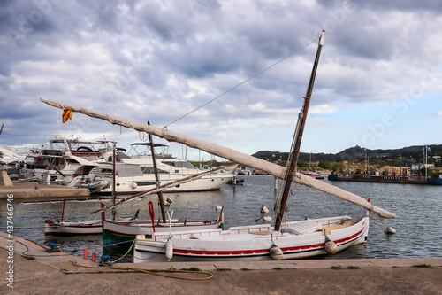 Occitanie - Pyrénées orientales - Argelès sur Mer - Bateaux dans le port de plaisance