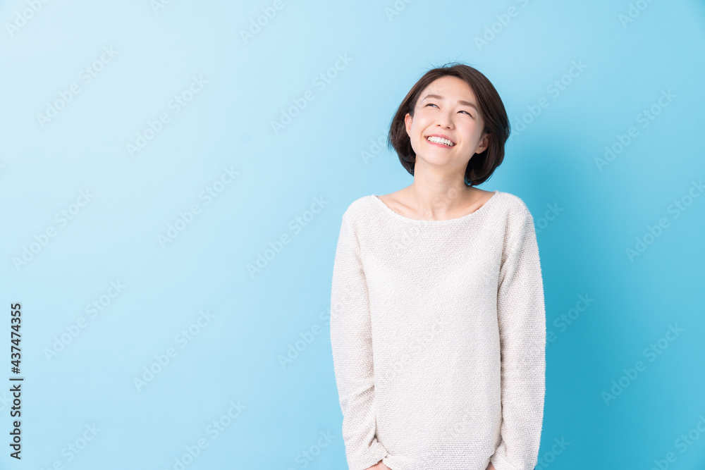 笑顔の女性 笑顔の女性