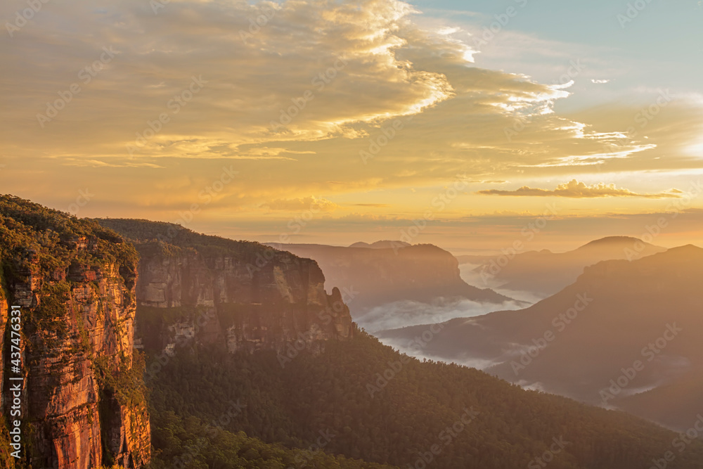 Govett's Leap Sunrise, Blackheath, Blue Mountains, NSW Australia Govett's Leap Sunrise, Blackheath, Blue Mountains, NSW Australia