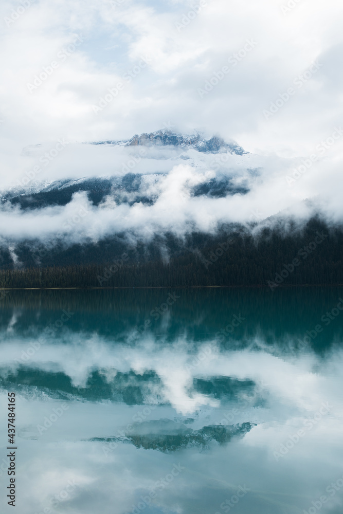 Obraz premium clouds over water