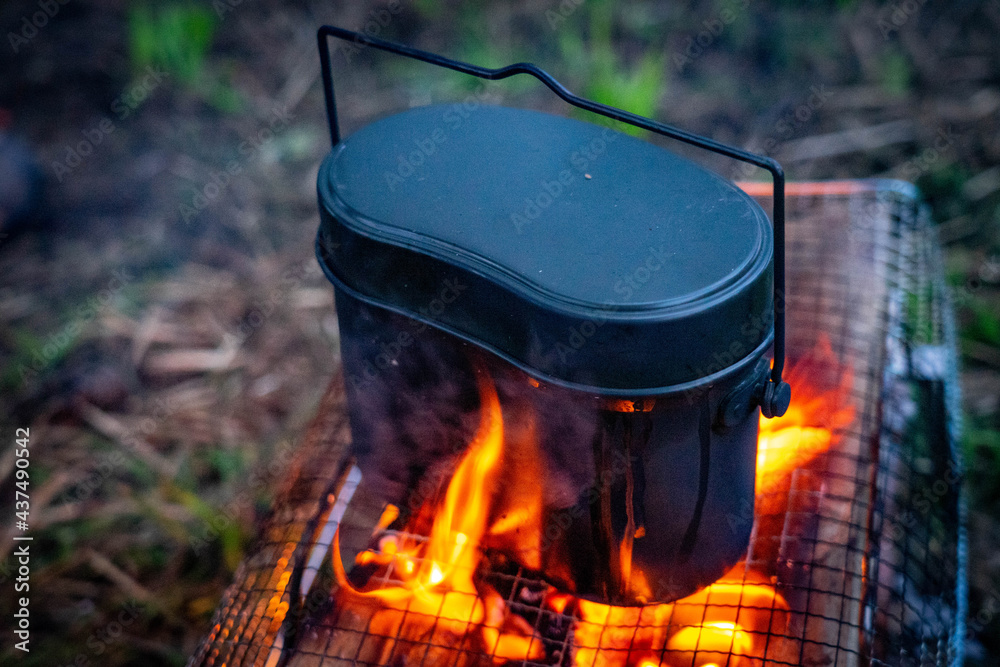 85 件の最適な 飯盒炊爨 画像 ストック写真 ベクター Adobe Stock