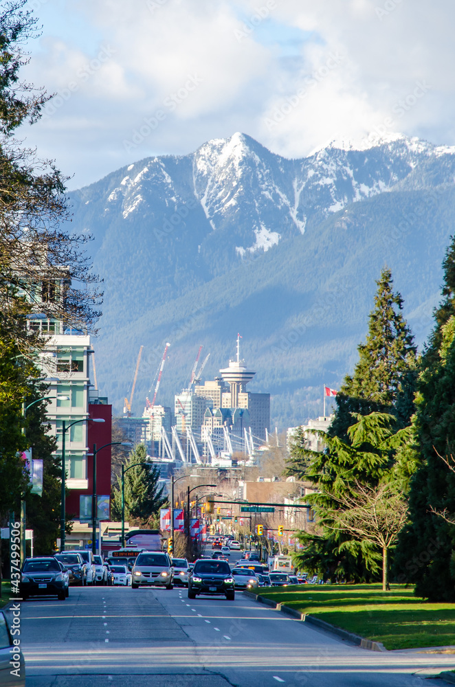 Fototapeta premium View of downtown Vancouver from Cambie street