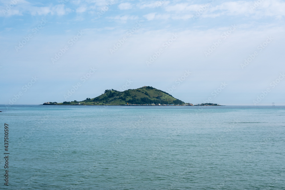 Biyangdo that resembles a fedora hat in Jeju Island Biyangdo that resembles a fedora hat in Jeju Island