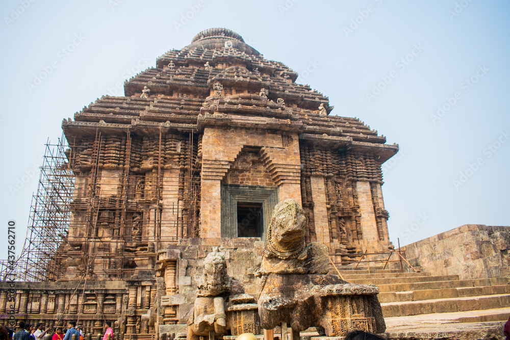 Fine carving of sculptures, Konark Sun Temple in India Fine carving of sculptures, Konark Sun Temple in India