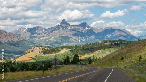 Beartooth Scenic Byway - Pilot and Index Peak in the Absaroka Range © Craig Zerbe