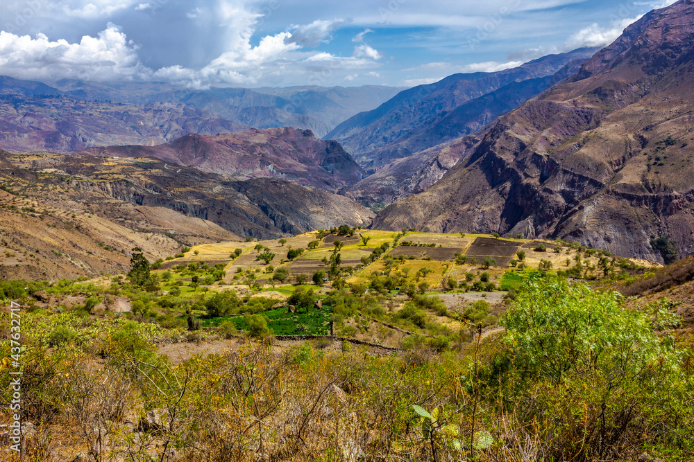 MOUNTAINS IN PERUVIAN ALPES 