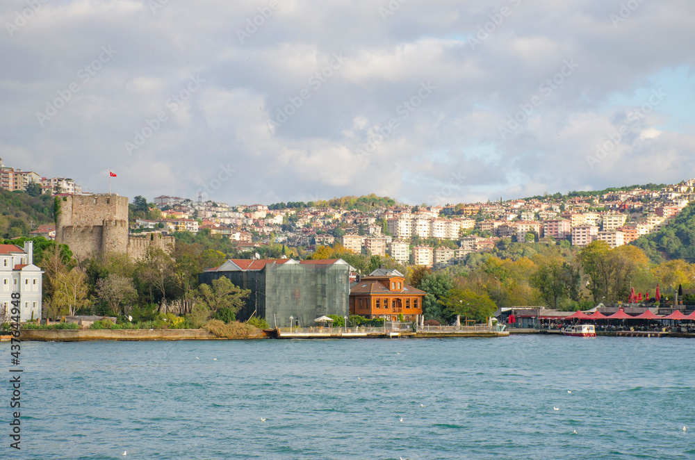 Obraz premium Sights of Turkey on the seashore in Istanbul 