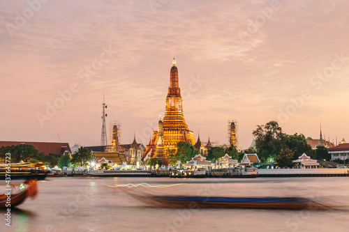 Temple of Dawn, Bangkok Thailand © Podsawat