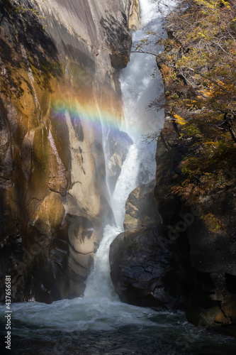 山梨県 昇仙峡の仙娥滝と虹