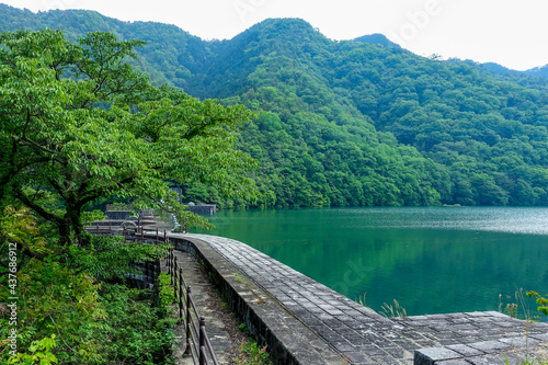 迫力の豊稔池ダム（香川県観音寺市)は現存する日本最古の石積式マルチプルアーチダム
