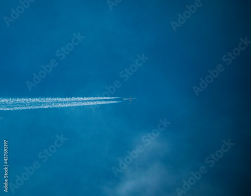 Jet plane in the blue sky © Bhavya