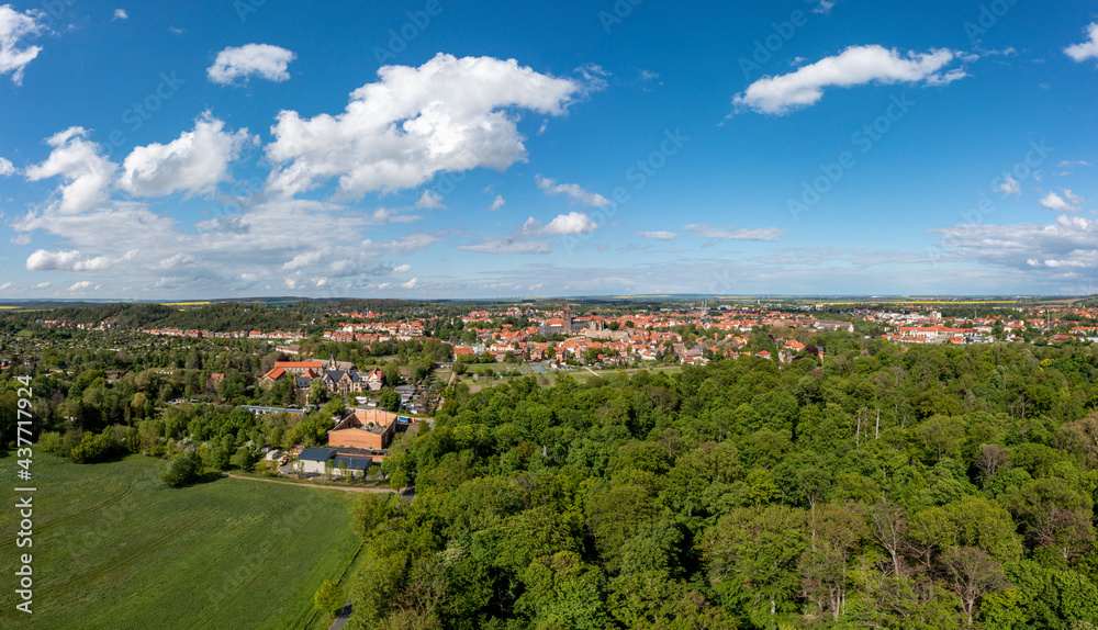 Blick über Quedlinburg Panoramaaufnahme Luftbild
