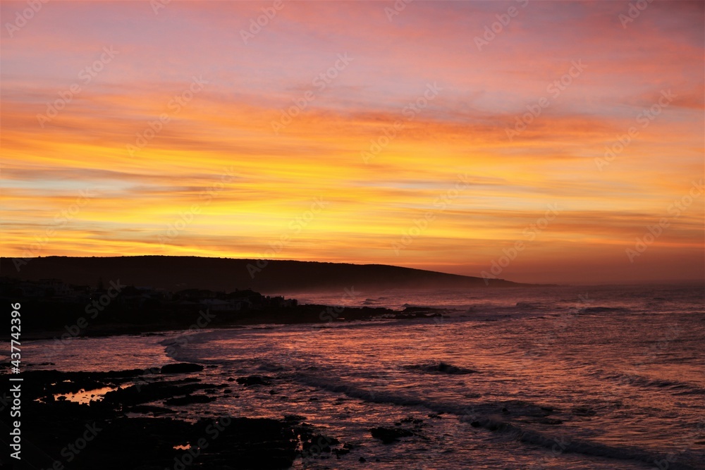 Sunrise over the sea at Jongensfontein.
