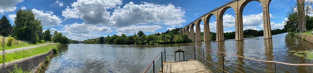 viaduc de l'Isle-Jourdain dans la vienne en France 