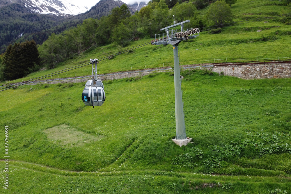 funivia trasporto a fune cabina funivie Stock Photo Adobe Stock