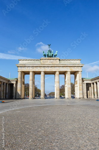 Berlin Brandenburger Tor Brandenburg Gate portrait format copyspace copy space in Germany