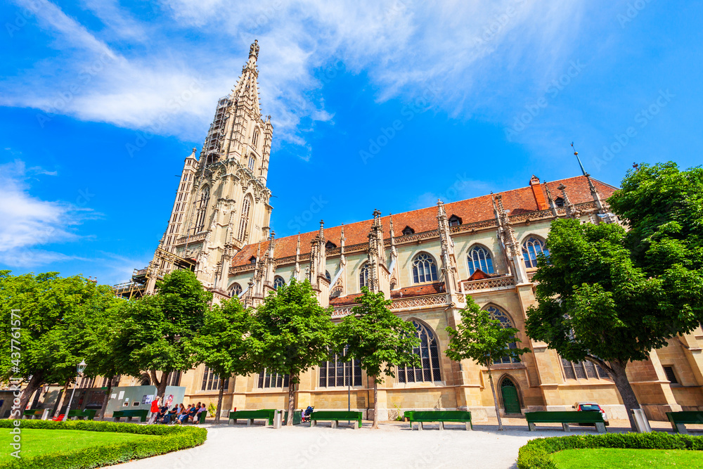Fototapeta premium Bern Minster or Munster cathedral