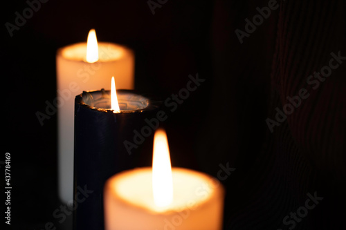 CANDLES WITH FLAMES OR SMOKE