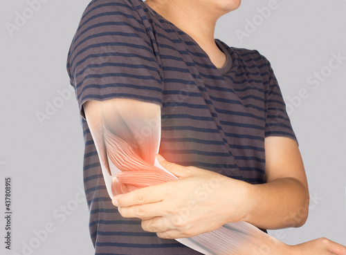 Fotografie x-ray elbow muscle injury