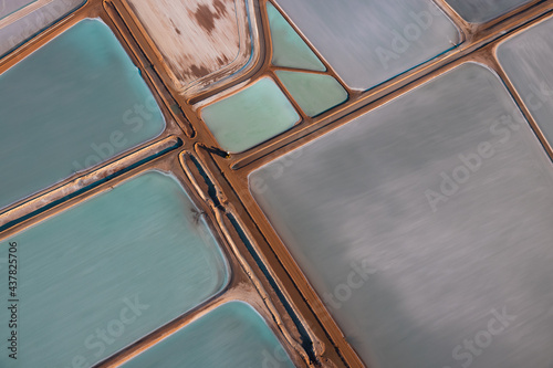 Cuadro en lienzo Sea water ponds of solar salt mine through sea water evaporation at Useless Loop