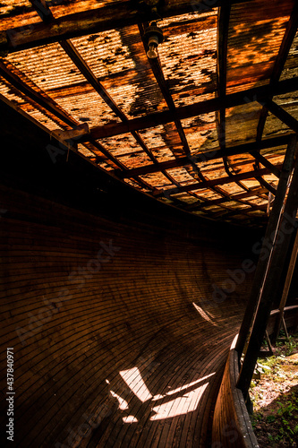 Fotografia Old and abandoned wooden bobsleigh and luge track in Murjani, Latvia
