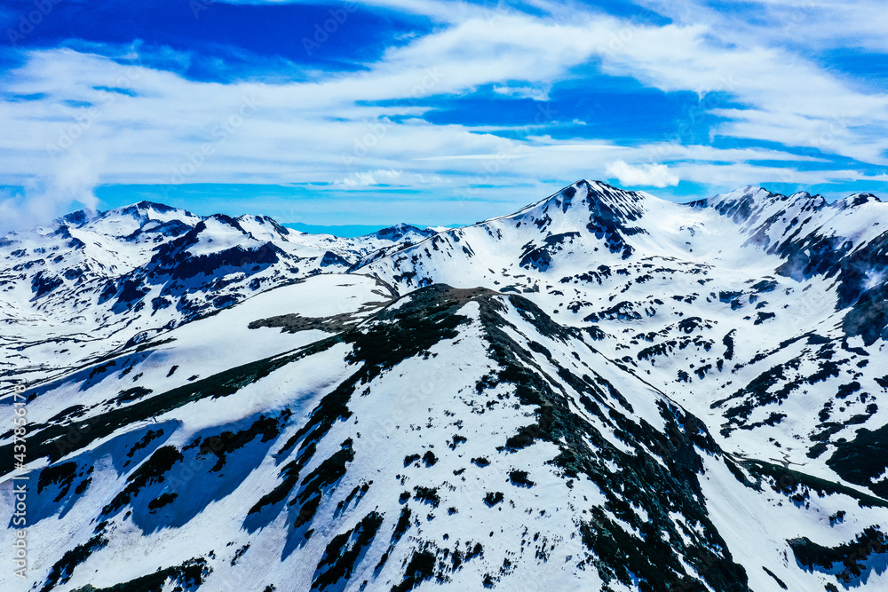 Beautiful snow mountains, amazing alpine heights. Good weather, blue sky. Himalaya panorama.