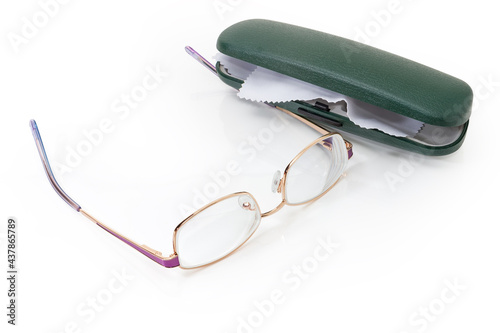 Eyeglasses for women in yellow metal frame, hard spectacle-case