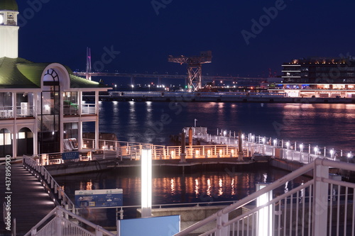 横浜みなとみらいの夜景　ぷかりさん橋 © jiro