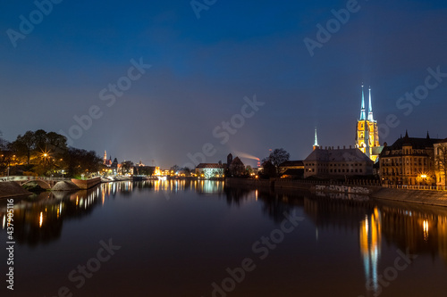 evening view of the Odra River and Tumski Island in Poland in Wroclaw in spring © MKavalenkau
