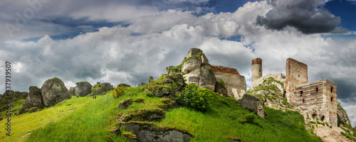  Szlak Orlich Gniazd -zamek w Olsztynie koło Częstochowy w południowej Polsce
