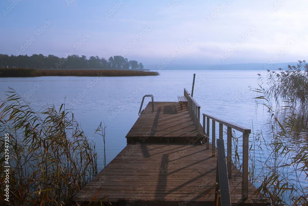 Fototapeta premium morning at lake pier