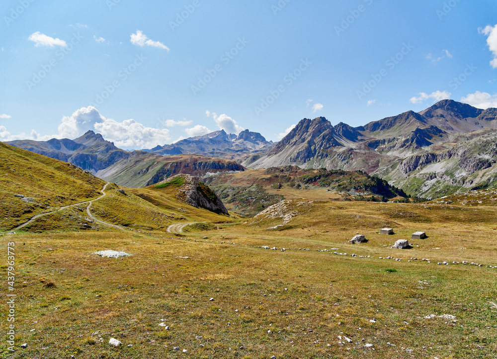 Paysage de Haute Maurienne et Mont Thabor au loin