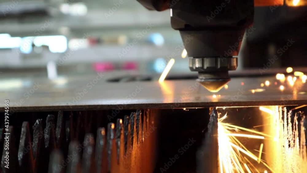 028 cutting sheet metal on a laser cnc machine