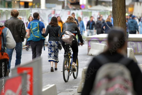 Photography Die Einkaufsstraße Mariahilfer Straße in Wien, Österreich, Europa