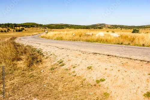 The road to Bakhchisarai along the Ai-Petri plateau.
