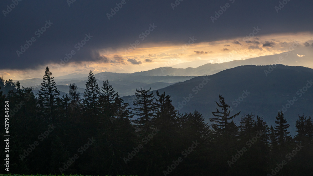 Fototapeta premium sunrise in the mountains