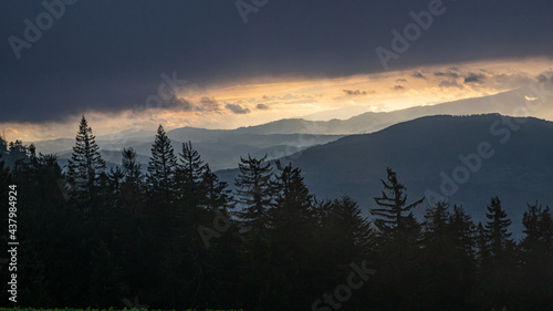Fototapeta Naklejka Na Ścianę i Meble -  sunrise in the mountains