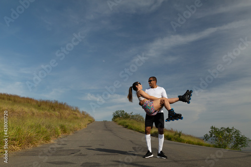 casal brasileiro fazendo exercícios ao ar livre e brincadeiras photo
