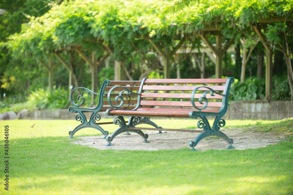 公園のベンチ
