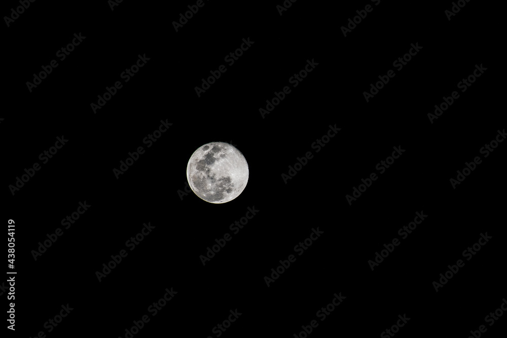 The moonlight
The moon in the darkness of night The moonlight
The moon in the darkness of night