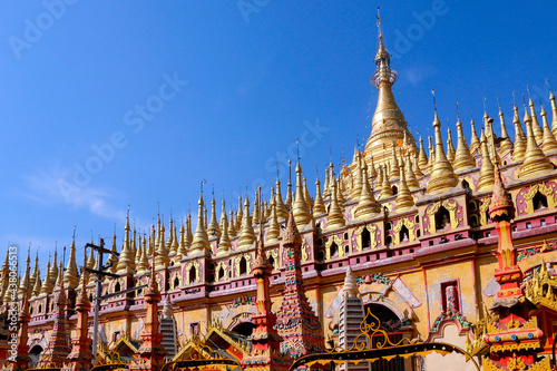 Thambuddhei Paya - Monywa - Myanmar photo