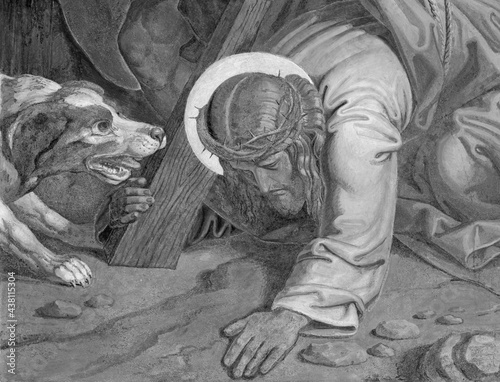 Photography VIENNA, AUSTIRA - OCTOBER 22, 2020: The detail of fresco Fall of Jesus undwer the cross  as part of Cross way station in the church of St