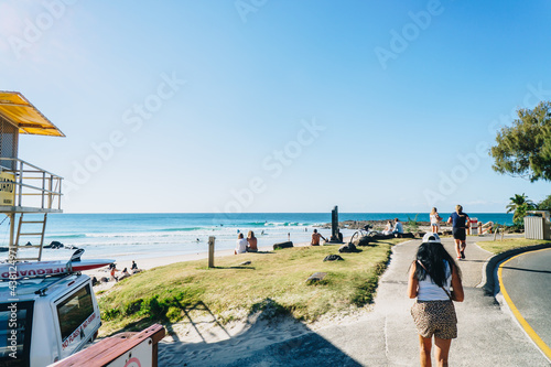 Fototapeta Naklejka Na Ścianę i Meble -  Walking down the Snapper rocks footpath in Coolangatta on the Gold Coast