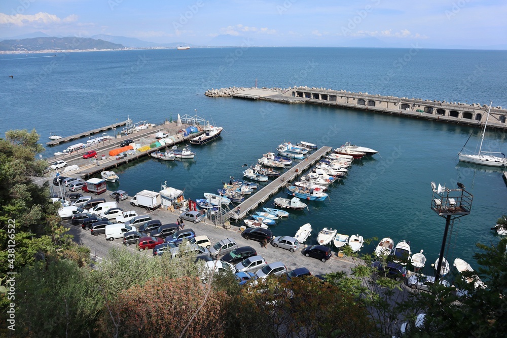 Cetara - Panorama del porto dalla strada costiera