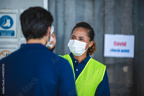 body temperature check to p...