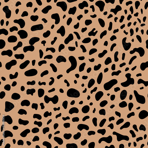 Cheetah or leopard skin seamless pattern. Wild cat spots print vector background. Wildlife fur skin design for print, home decor, fashion, surface, graphic design
