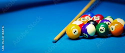 Obraz na płótnie billiard pool balls rack and cue on the blue cloth table